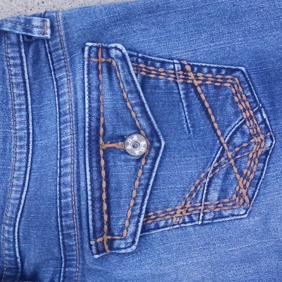 A.n.a. women's darkwash capri jeans size 8P - Picture 10 of 10